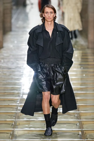 Look 46